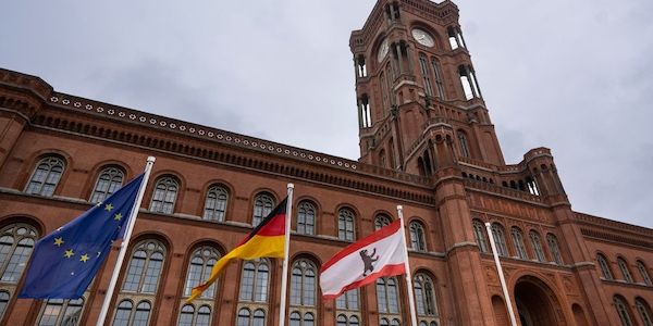 Berlins Regierender Bürgermeister lädt zum Tag der offenen Tür ins Rathaus ein