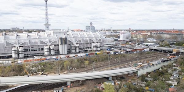 A100 Richtung Dreieck Funkturm wird für Lkw gesperrt