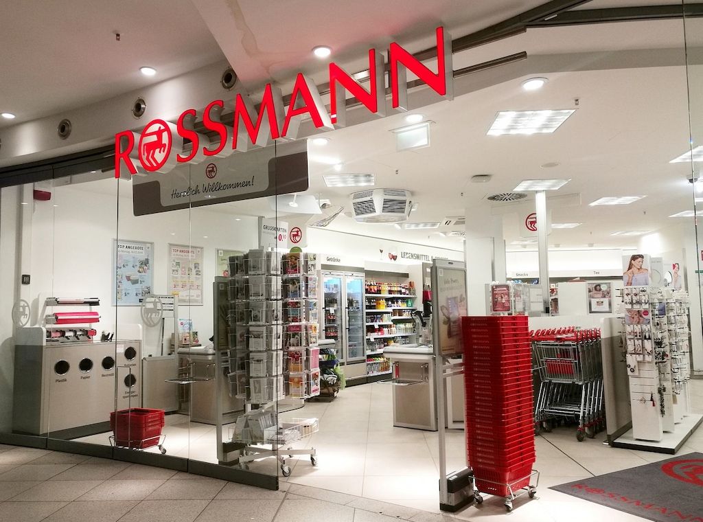 Rossmann-Chef fordert höhere Steuern auf hohe Gewinne