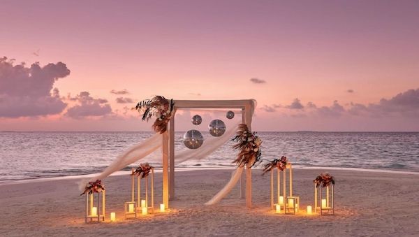 Traumhafte Hochzeitszeremonien mit Robinson Crusoe Feeling im Nova Maldives