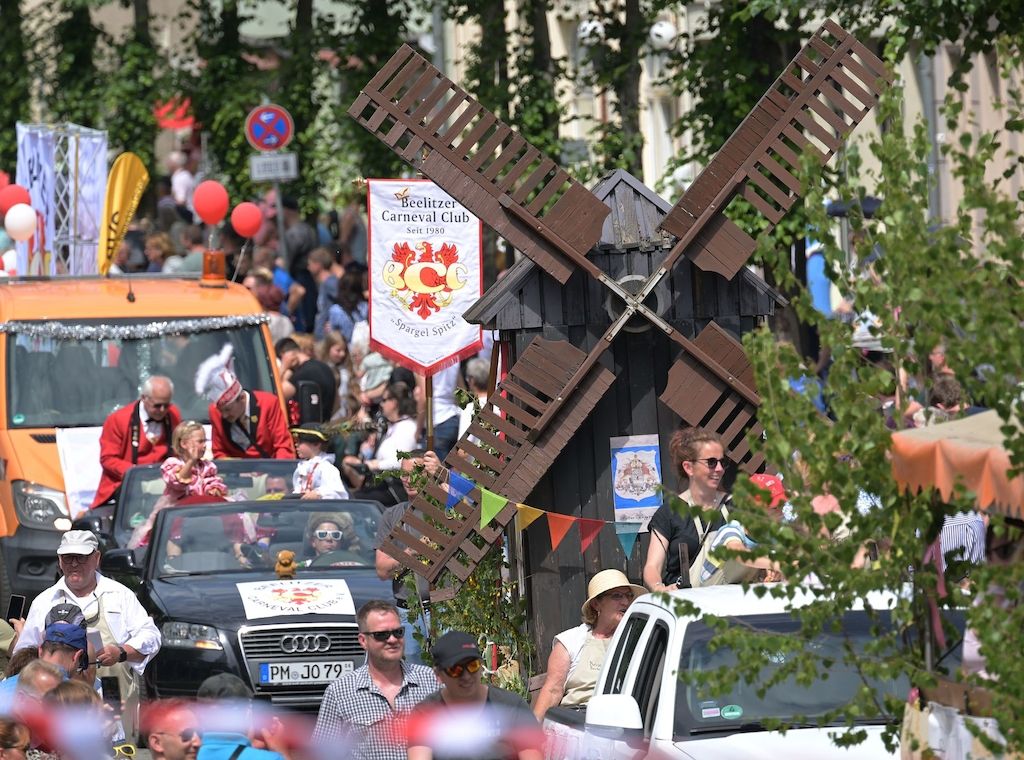 Rund 60.000 Besucher bei Beelitzer Spargelfest