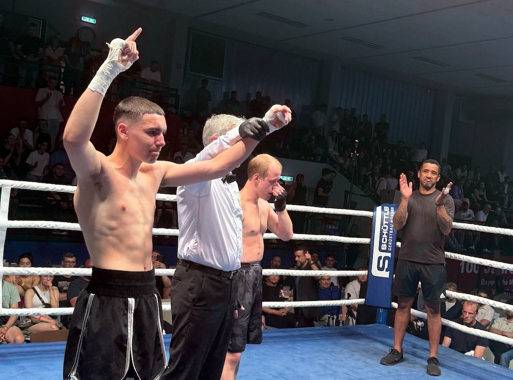 Mit 15 Jahren: Berliner Boxer gewinnt ersten Profikampf