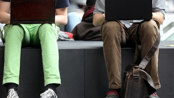 Umfrage: In Deutschland dominieren bei KI kostenlose Angebote