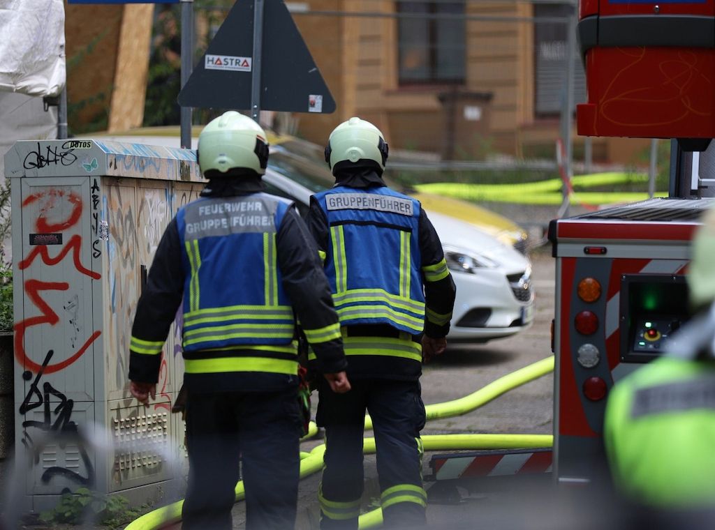 Zwei Autos in Bremen-Walle in Brand gesteckt