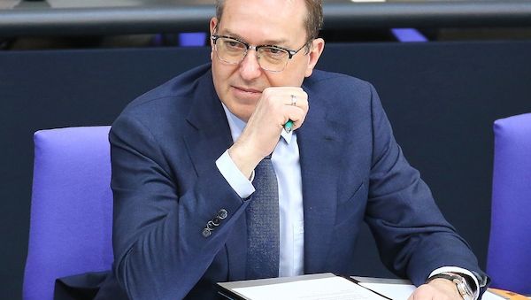 Grüne Jugend Brandenburg fordert Rücktritt von Innenminister Dobrindt