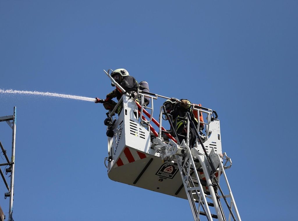 Wohnungsbrand in Hamburg mit Menschenrettung