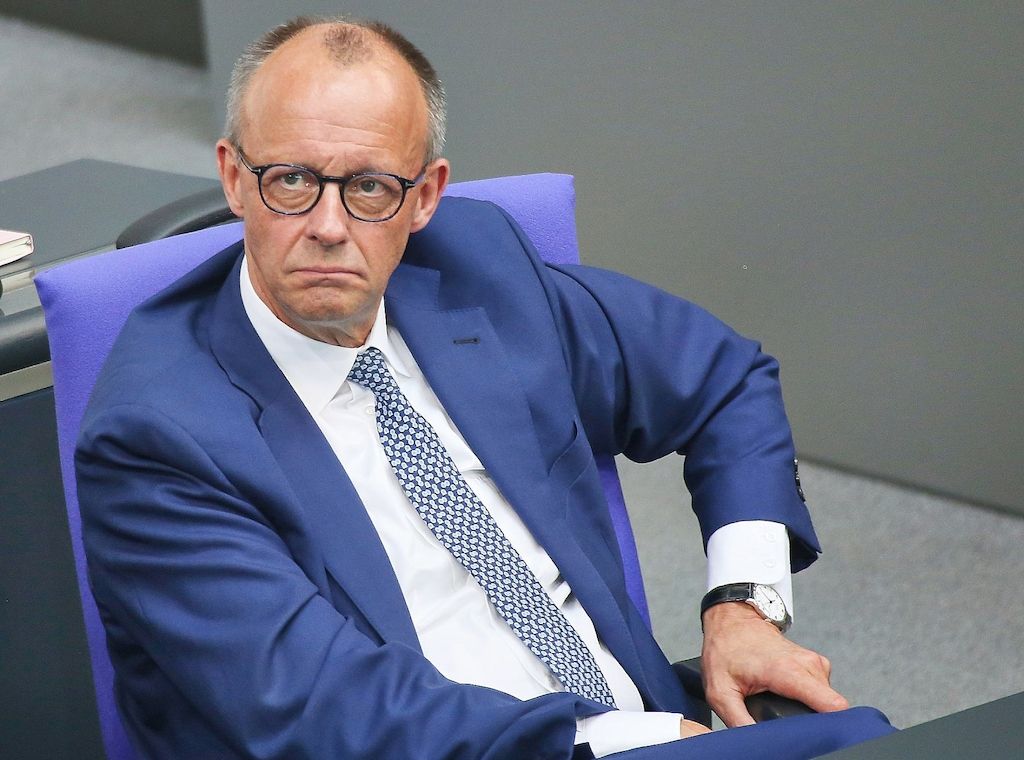 Infratest: Union legt zu - Mehrheit mit Merz unzufrieden