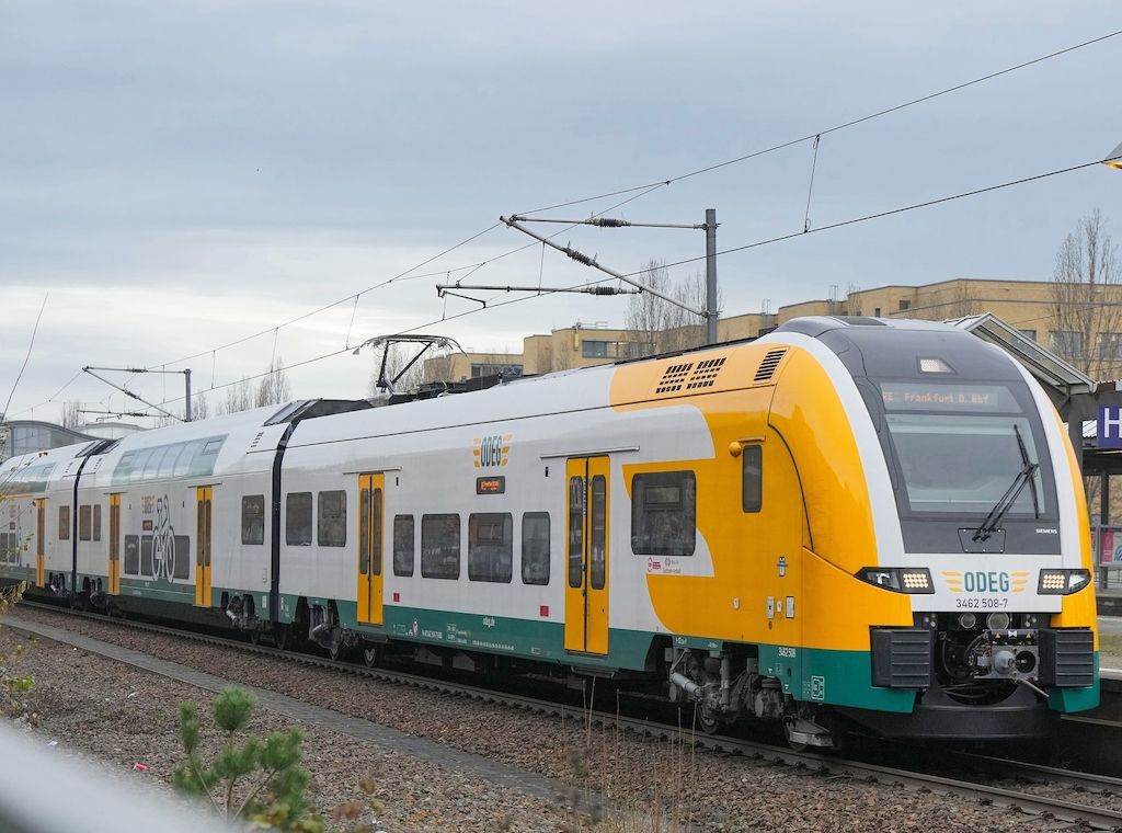 Vollsperrungen auf Bahnlinie RE1 von Potsdam nach Berlin