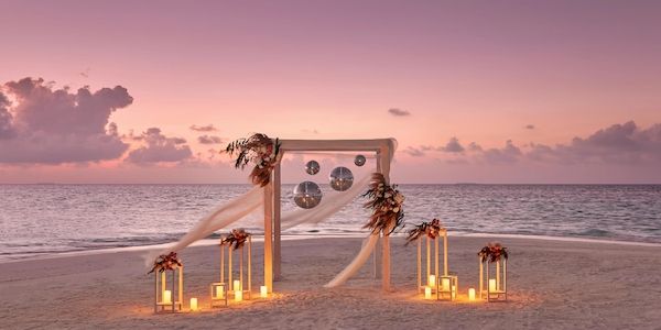 Traumhafte Hochzeitszeremonien mit Robinson Crusoe Feeling im Nova Maldives