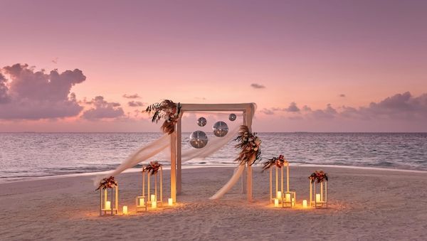 Traumhafte Hochzeitszeremonien mit Robinson Crusoe Feeling im Nova Maldives