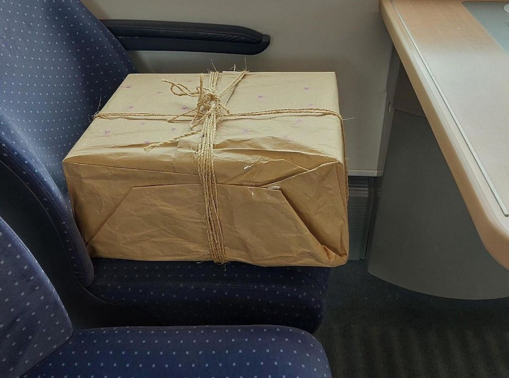 Herrenloses Paket mit Schallplattenspieler löst Polizeieinsatz in Hamburg-Altona aus