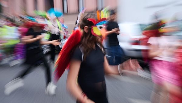 Umzug zum Karneval der Kulturen erstmals im Osten Berlins