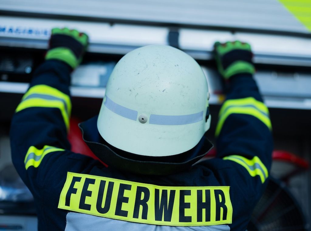 Brand in Silo von Lagerhalle bei Papierhersteller in Schwedt