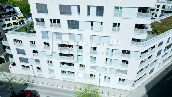 Exklusive Erdgeschosswohnung an der Donau – Modernes Wohnen mit Terrasse-Loggia