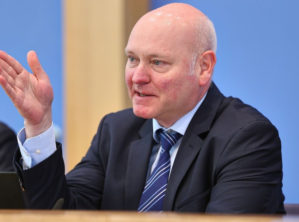 Truger: Mindestlohn notfalls "per Gesetz auf 15 Euro anheben"