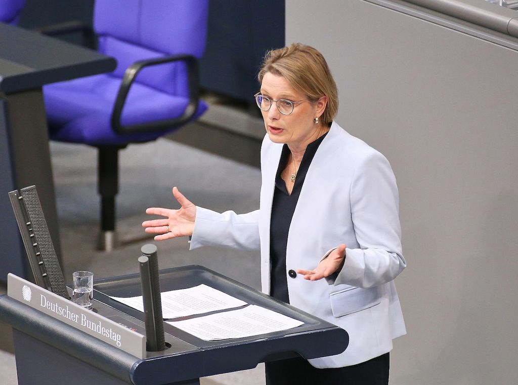 Hubig mahnt Dobrindt zu Begründung für Zurückweisungen