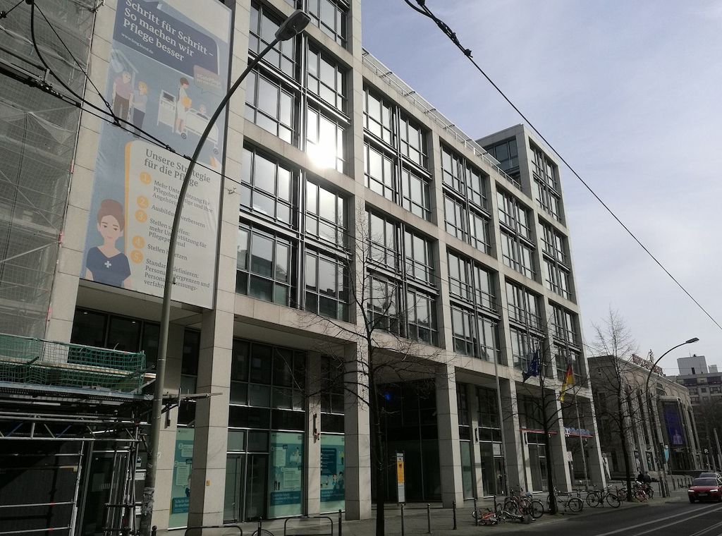 Maskenaffäre weitet sich durch Geheimbericht aus