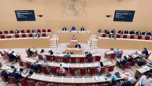 Ex-CSU-Chef Huber rät Bayern zum Schuldenmachen