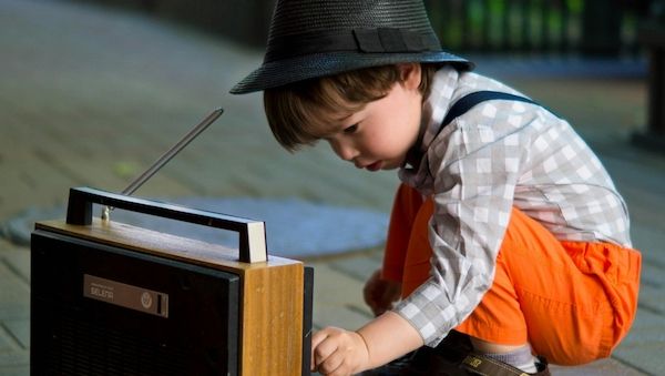 ARAG: Ist Musikhören im Straßenverkehr erlaubt?