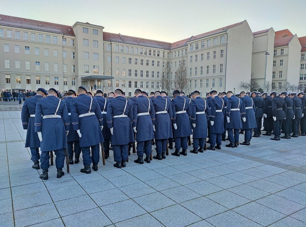 Weiter zu wenige Frauen beim Bundesverteidigungsministerium