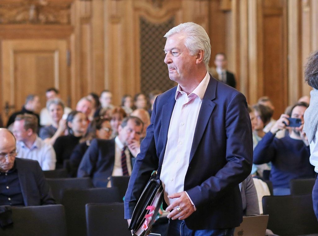 Dobrindt will sich bei Compact-Verbot nicht positionieren