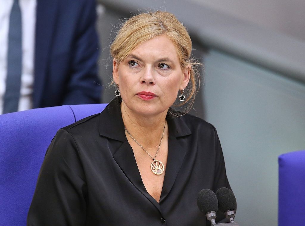 Klöckner warnt Abgeordnete vor zu legerem Kleidungsstil