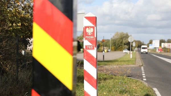 Kulturstaatsminister eröffnet Gedenkort für Polen in Berlin