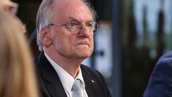 Haseloff will bei AfD-Wahlsieg aus Sachsen-Anhalt auswandern