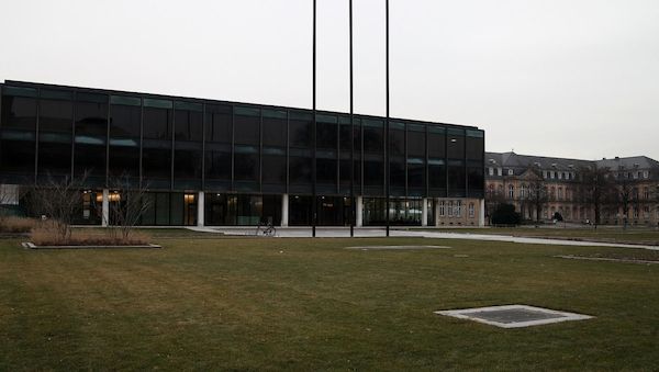 Baden-Württembergs Finanzminister kritisiert Bundesprojekte