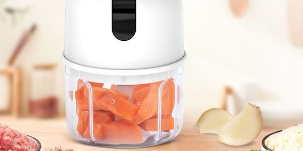 Der Akku-Zerkleinerer & Mini-Mixer ist der ideale Haushaltshelfer