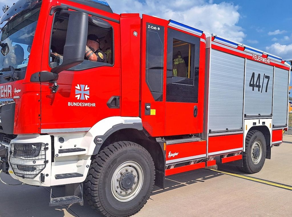 Feuerwehr sucht mit Drohne nach Vermisstem in Bremerhaven