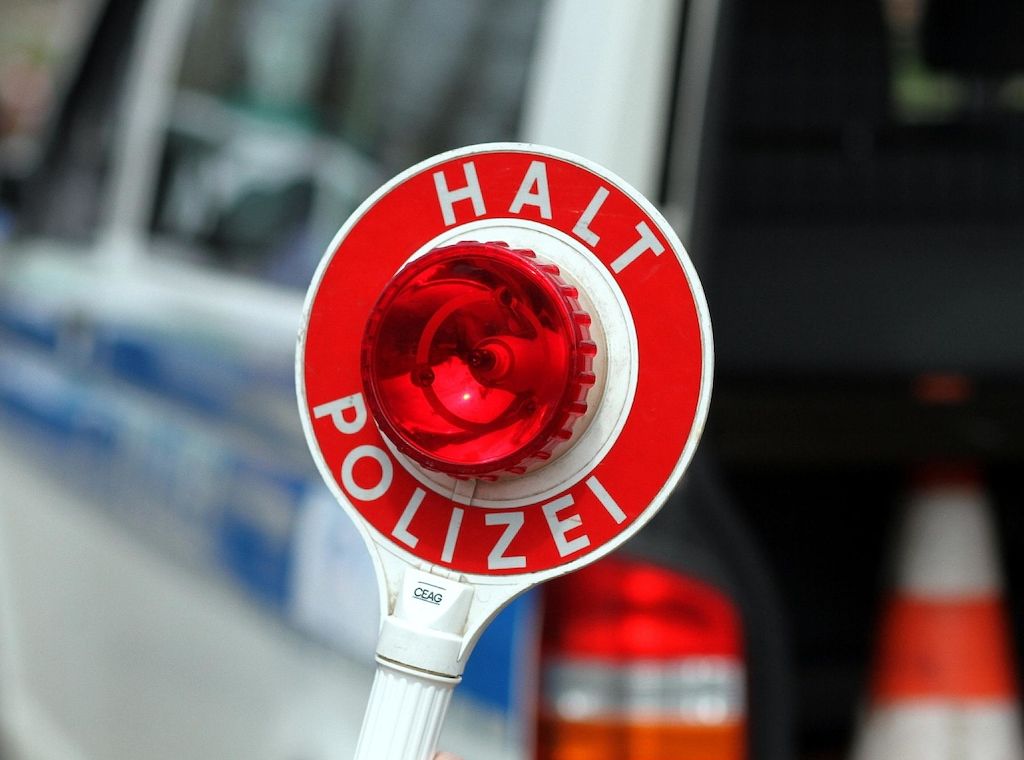 Großkontrolle auf A15 bringt zahlreiche Verstöße ans Licht