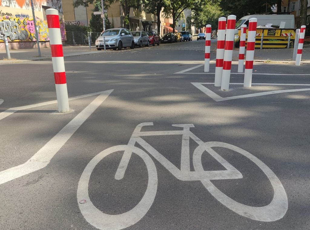 Berliner scheitern mit Eilantrag gegen Straßenpoller & Co