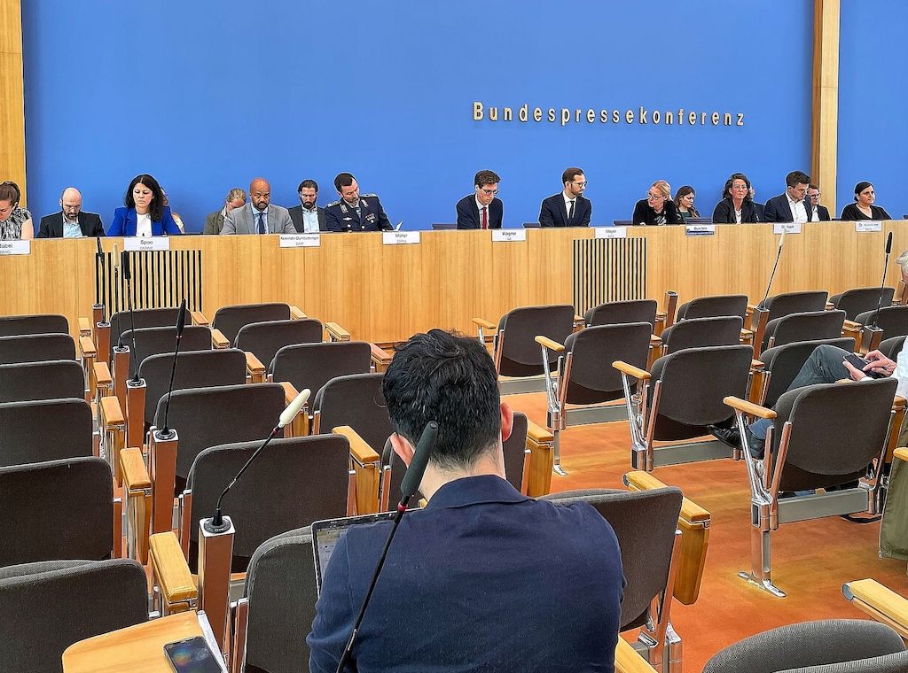 Regierung will nicht über Flüchtlingswelle aus dem Iran spekulieren