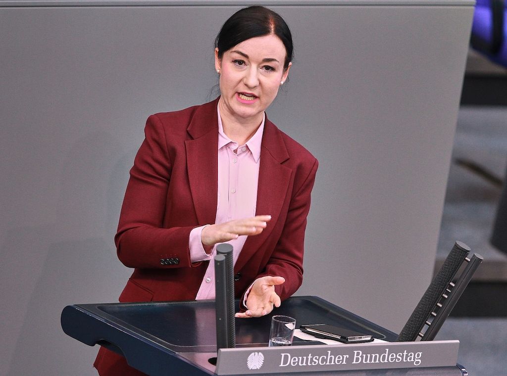 Grüne sehen "Gefahr im Verzug" bei Spahns Masken-Affäre