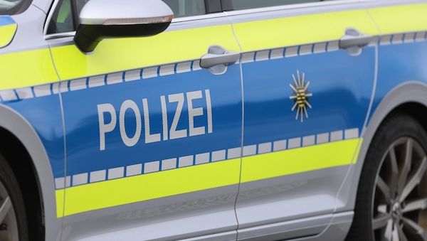 Scharfe Pistole und weitere Waffen in Berlin-Schöneberg sichergestellt