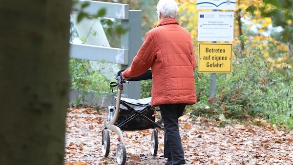Frauen besonders häufig von Altersarmut bedroht