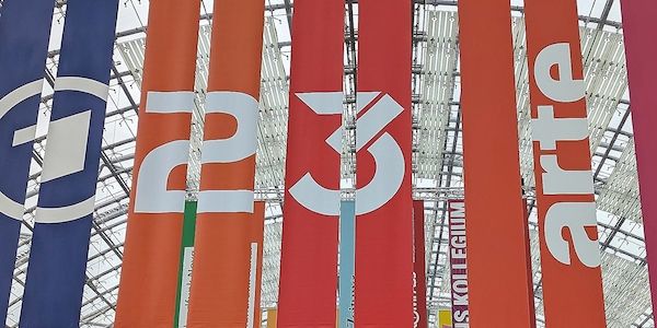 Studie: Medienvertrauen in Deutschland bleibt stabil