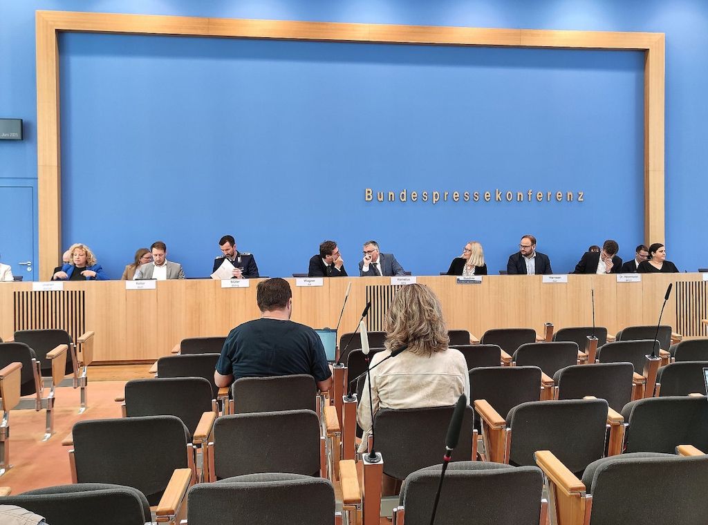 Bundesregierung will nicht über US-Angriff auf Iran spekulieren