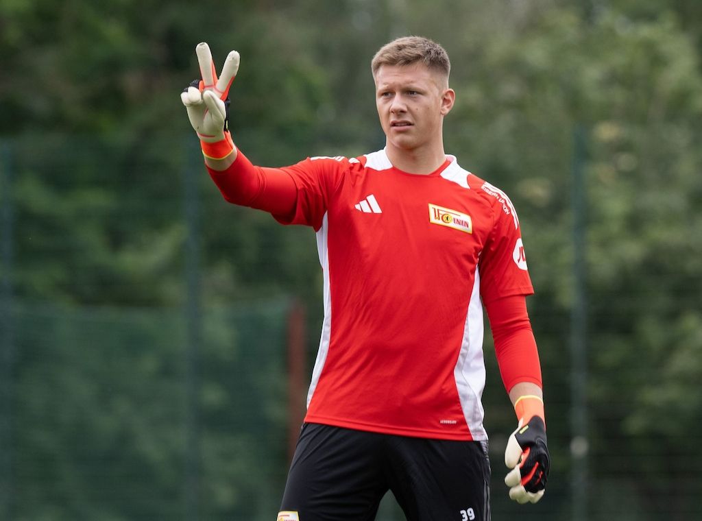 1. FC Union Berlin holt Torhüter Stein vorzeitig zurück