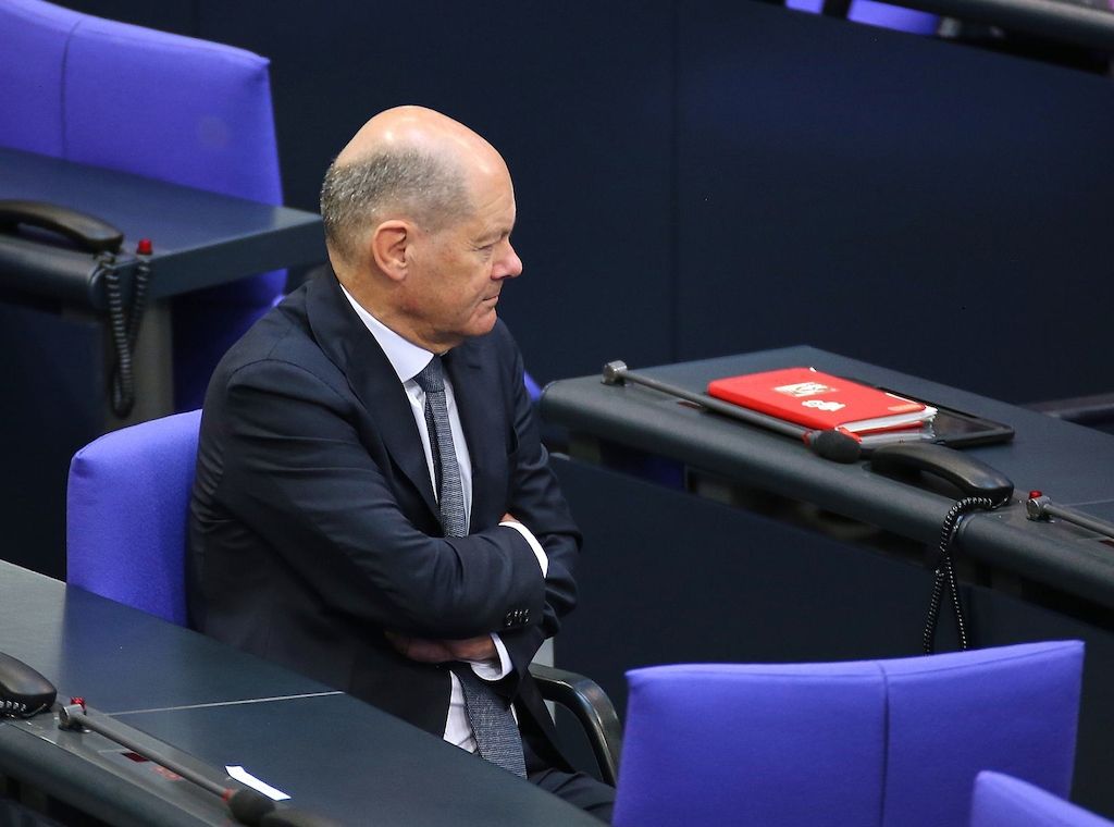Scharfe Kritik an üppig besetztem Altkanzler-Büro für Scholz