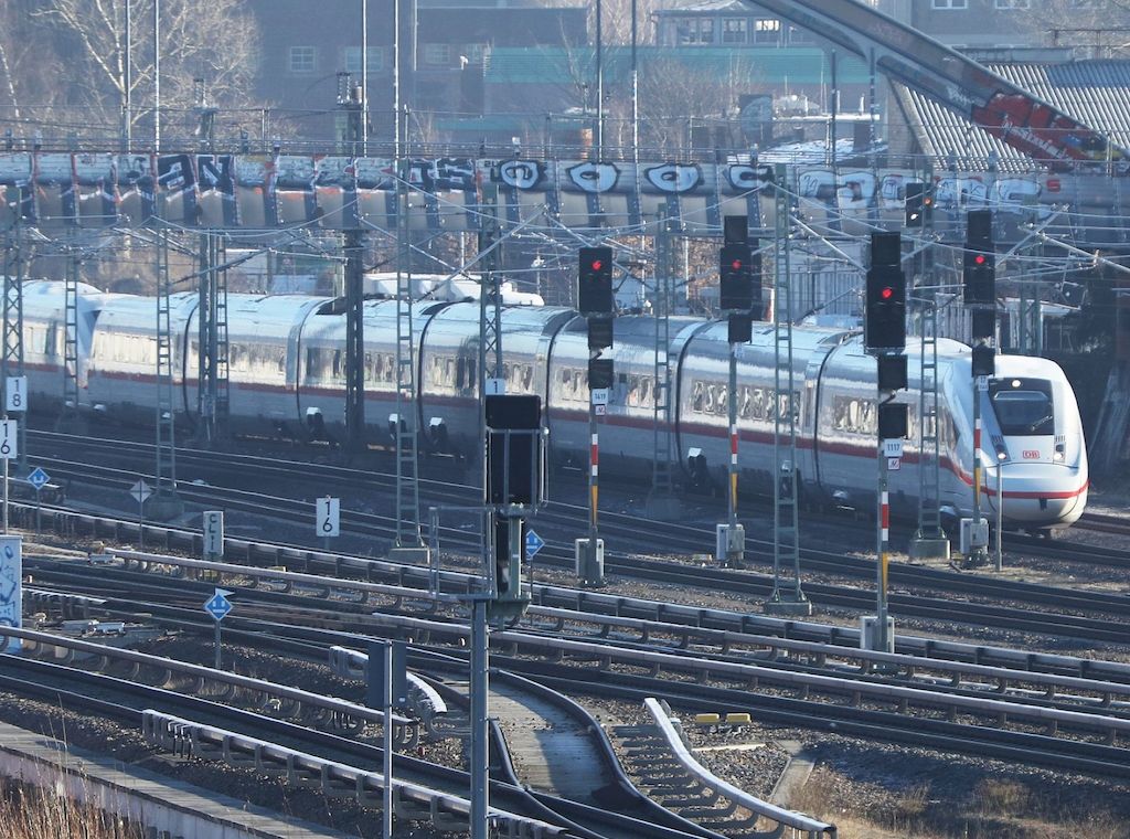 Verkehrsminister bleibt bei Kritik am Aus der Familienreservierung