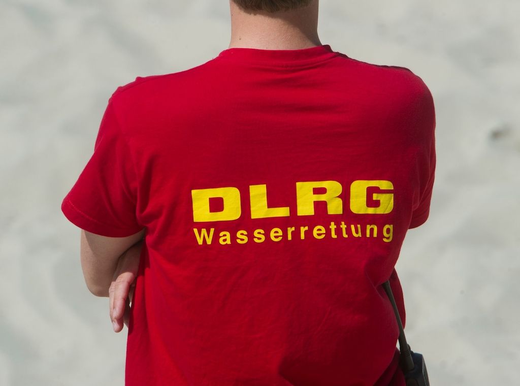 Berlin: DLRG-Schwimmer rettet Fünfjährigen vor dem Ertrinken