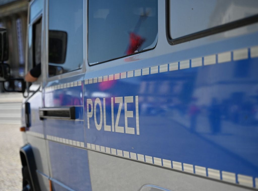 Angreifer bedroht Mann mit Davidstern mit Messer in Berlin-Kreuzberg