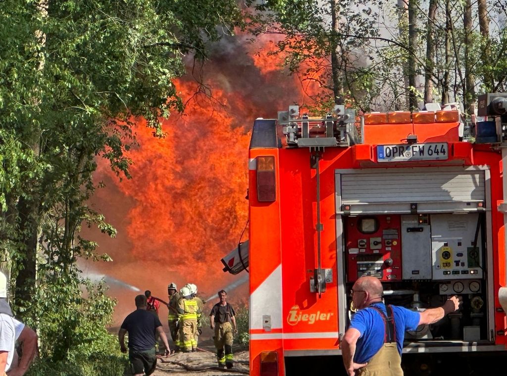 Waldbrandgefahr in Brandenburg sehr hoch - Einsatz in Lindow