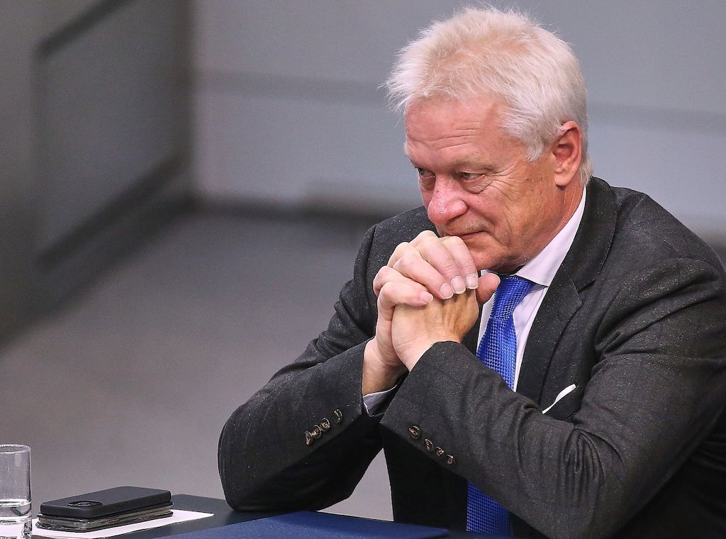 Rainer lässt Mindestlohn-Ausnahmen für Saisonarbeiter prüfen