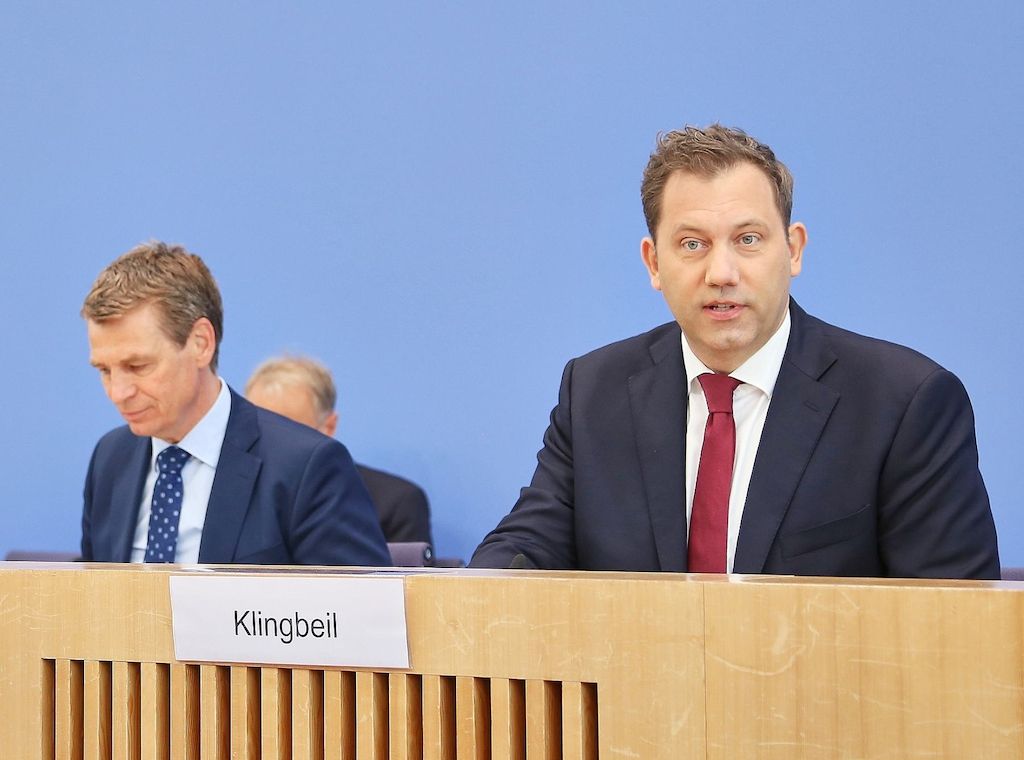 Haushalt: Klingbeil plant Rekordinvestitionen und höhere Schulden