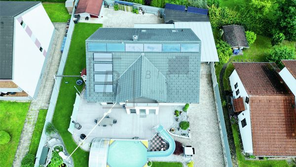 Erstklassiges Wohnen in Bernstadt: Großzügiges Einfamilienhaus auf Premium-Niveau: Energieeffizienzklasse A+