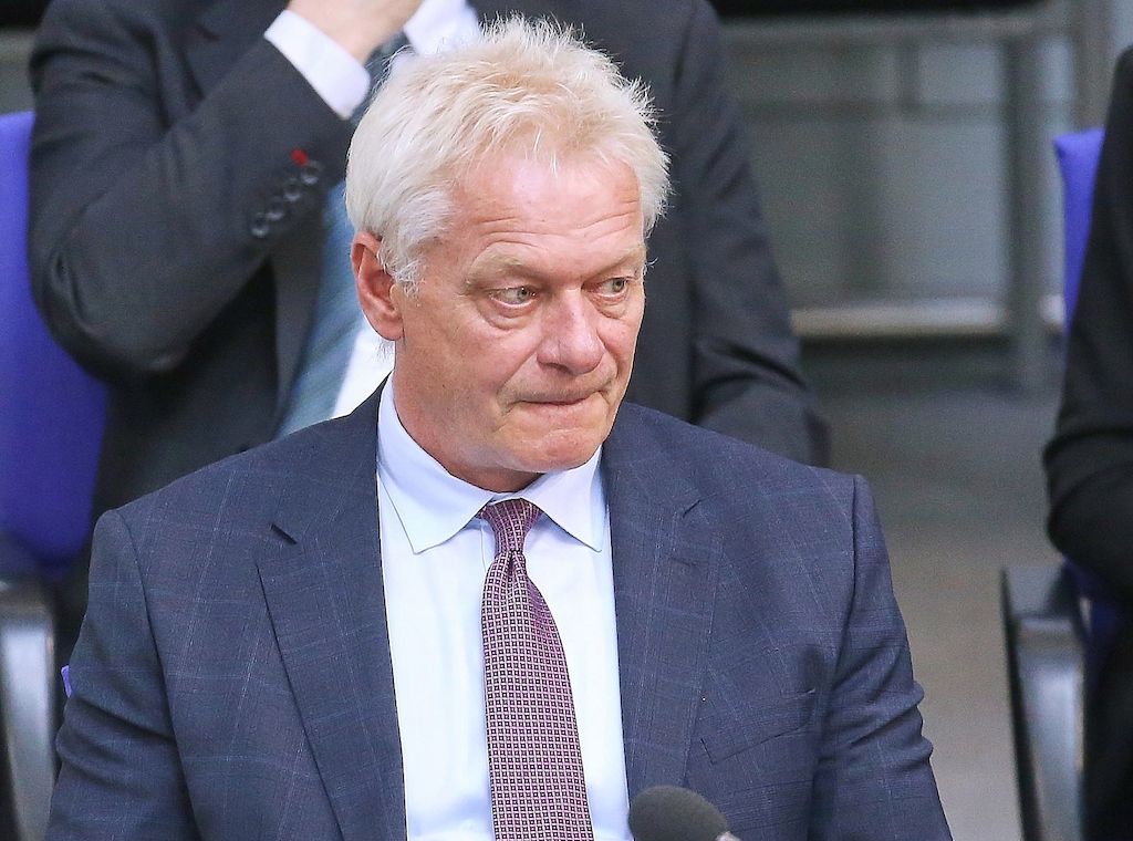 Rainer lässt Ausnahmen vom Mindestlohn weiter prüfen