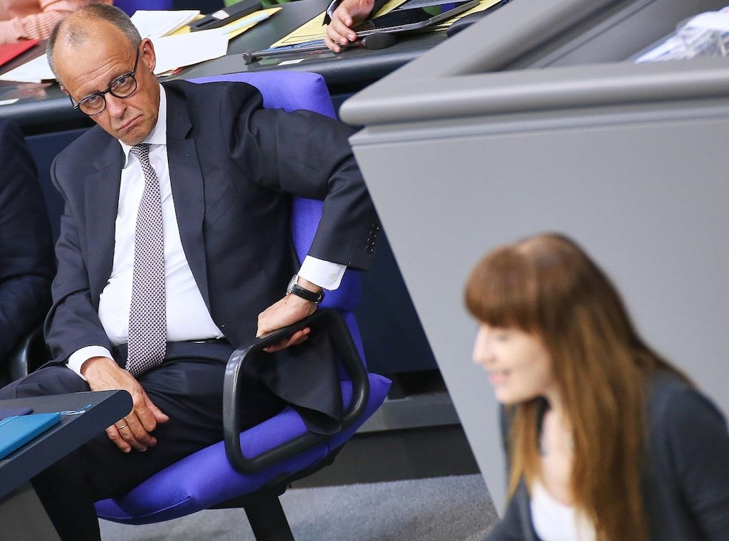 Reichinnek wirft Union "Scheitern an Demokratie" vor